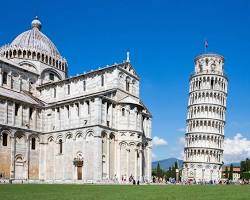 Leaning Tower of Pisa tourist attraction 